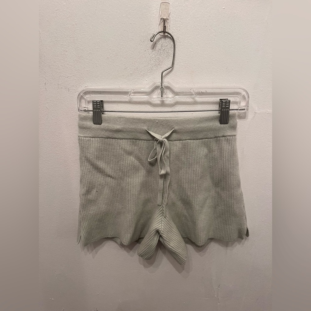 Abercrombie & Fitch XS Knit Short Sage Green Casual